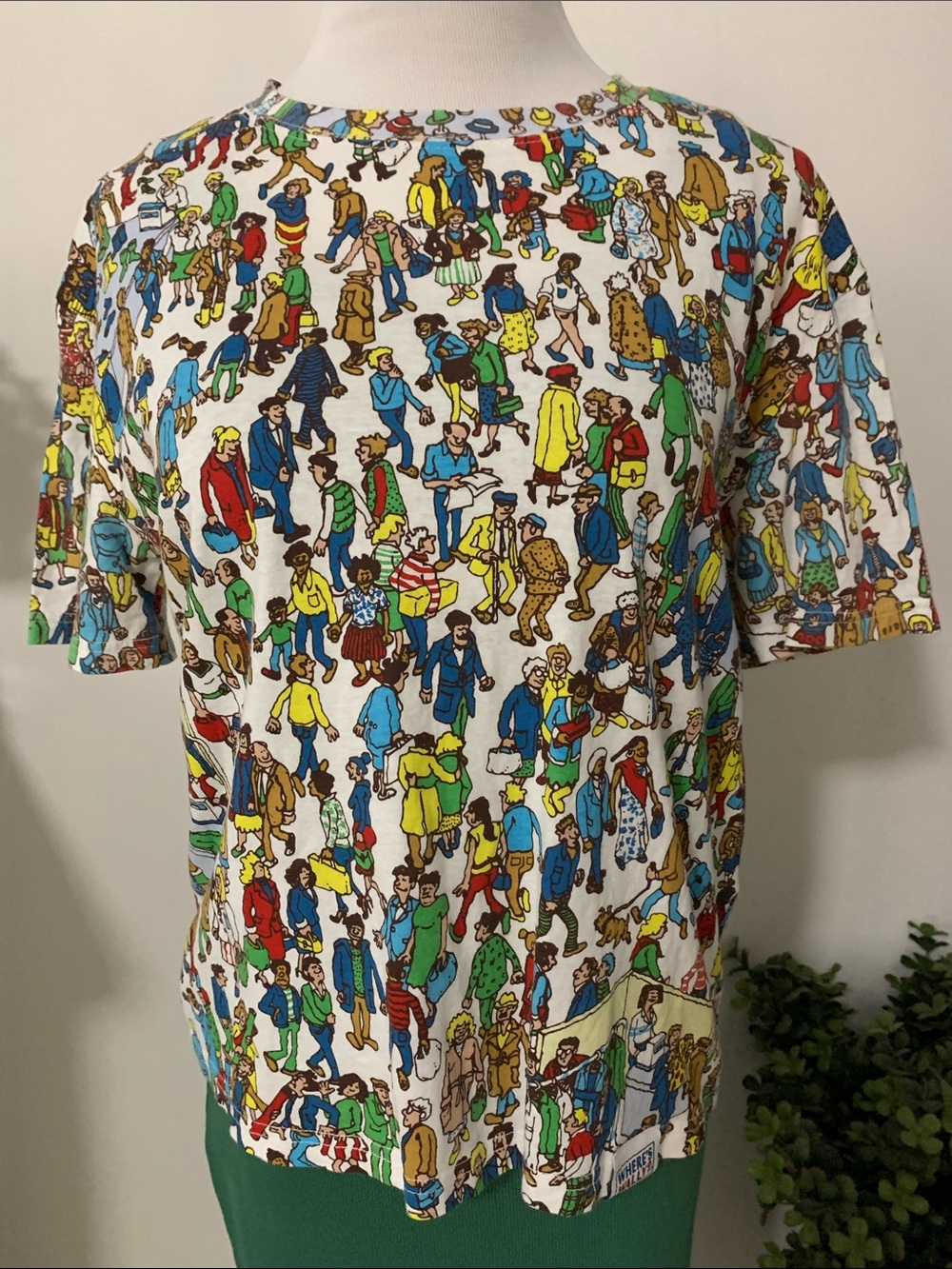 Zara White Short Sleeve Tee with Multicolor Crowd Print